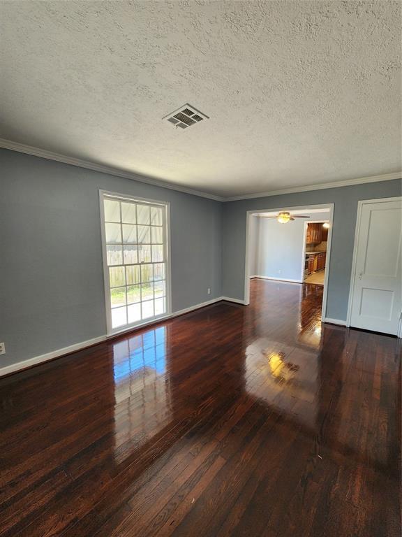 Building Photo - 7617 Elm St