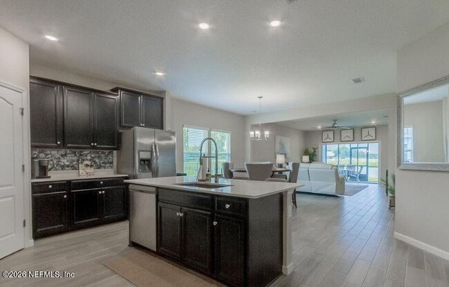 Foto del edificio - 111 Ash Breeze Cv