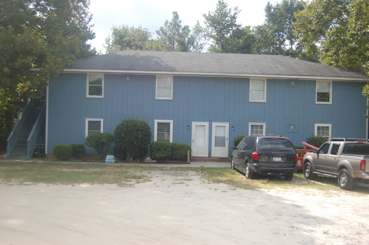 2 Bedroom 1 Bath apartment - 142 Calvin Ct