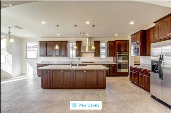 Foto del edificio - Stunning 5 BD, 4.5 BA home located in the ...