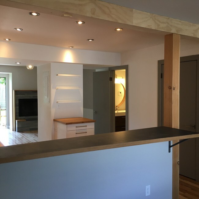 Foto del edificio - 2924 Ross Drive, Unit H23