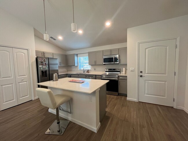 Foto del edificio - Newer Construction 4 Bedroom!