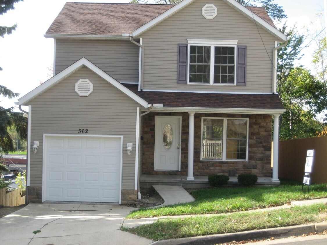 562 Gibbs Rd, Akron, OH 44312 House Rental in Akron, OH