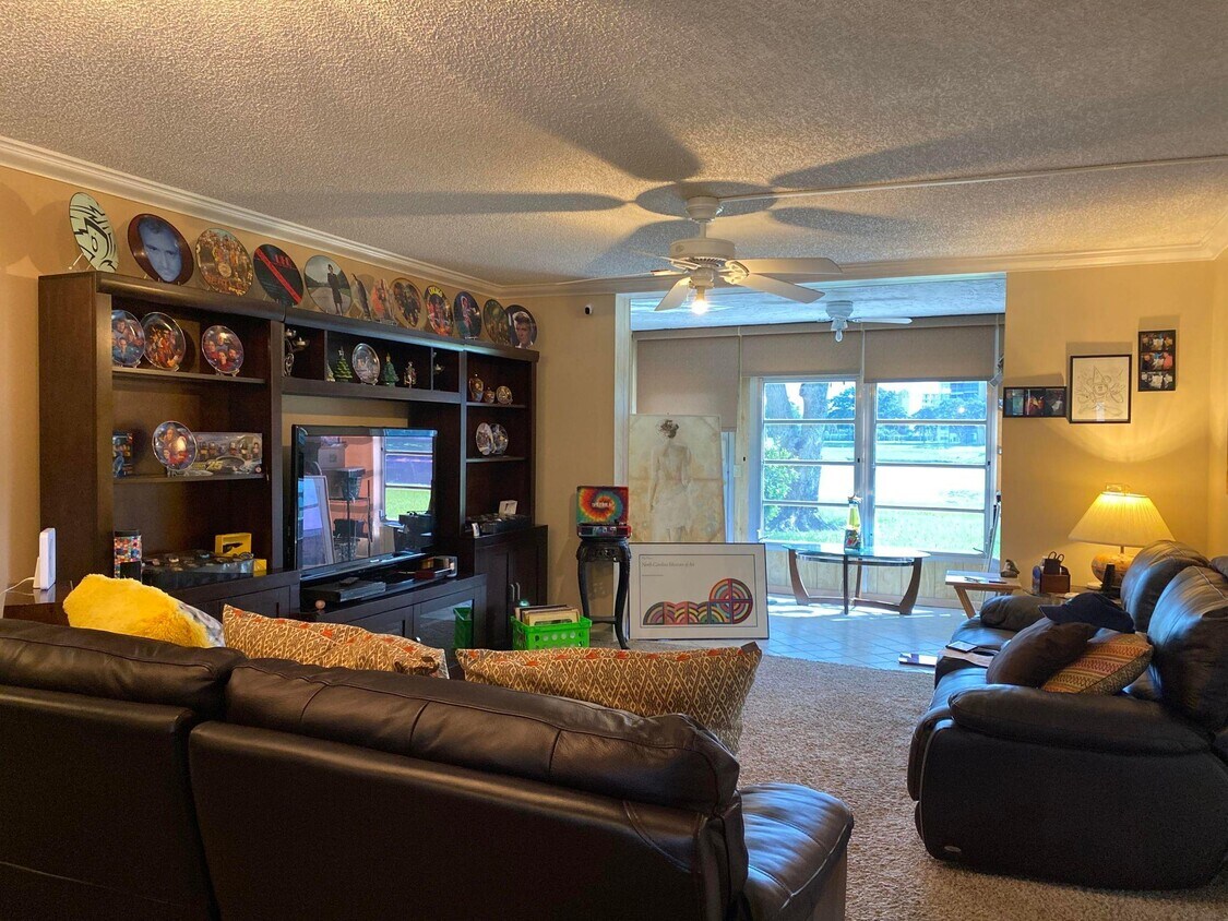 Primary Photo - 26 Abbey Ln