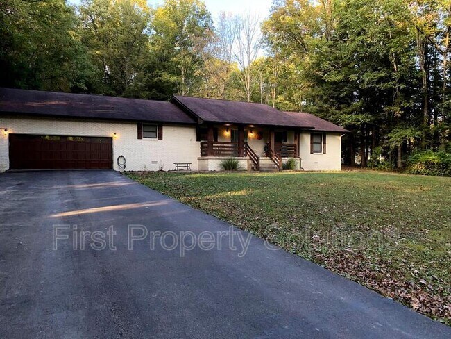 Building Photo - 266 Forest Rd