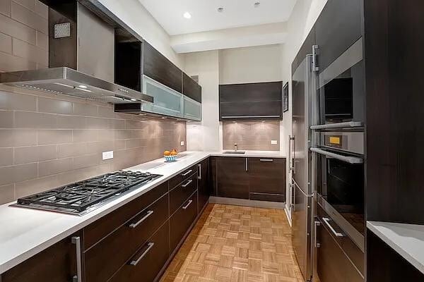 Building Photo - 425 Park Ave S