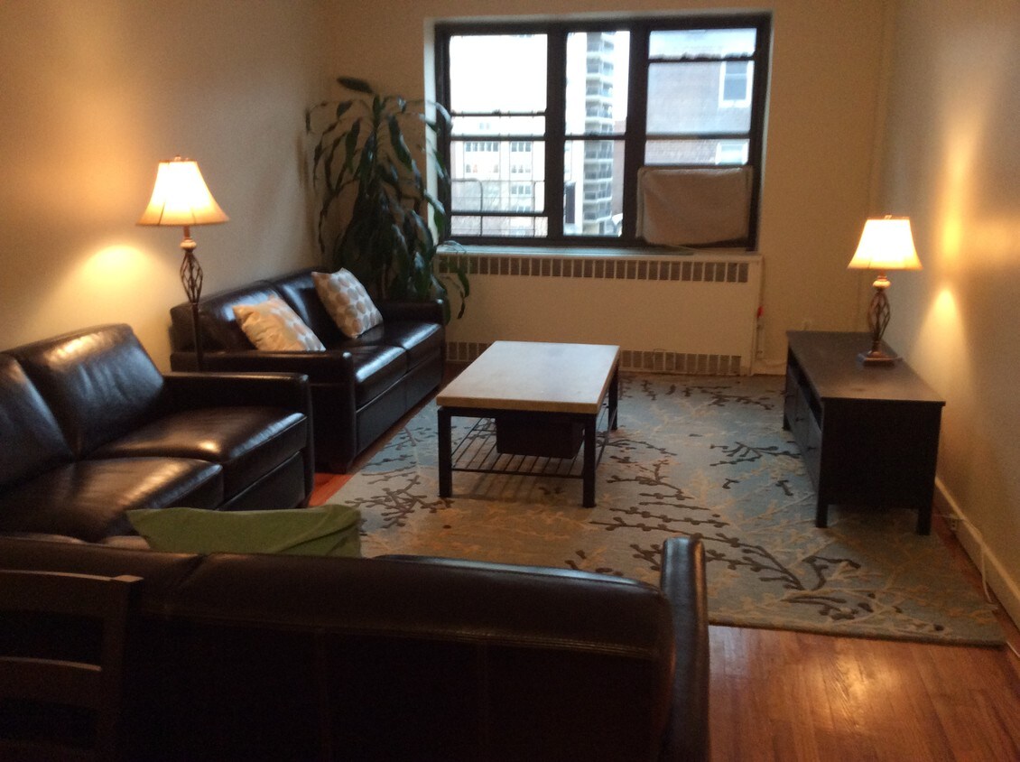 Living room - 6735 Yellowstone Blvd