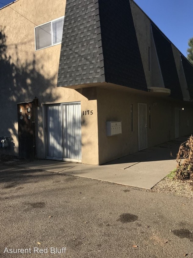 Building Photo - 1175 Delphinium St