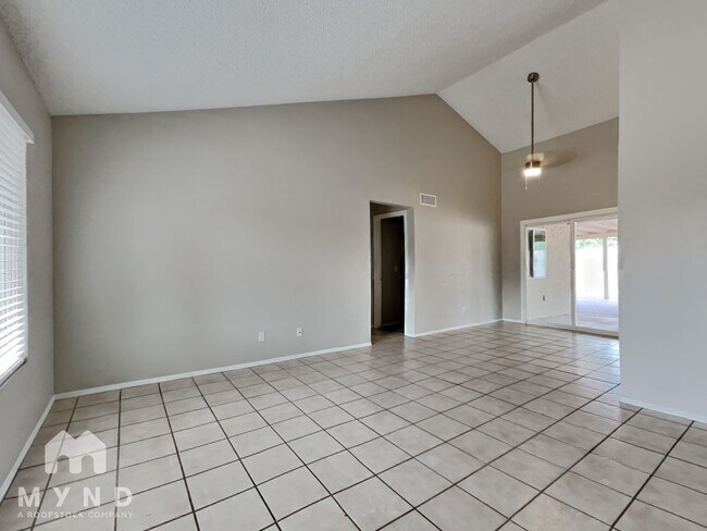 Building Photo - 11220 N 72nd Dr