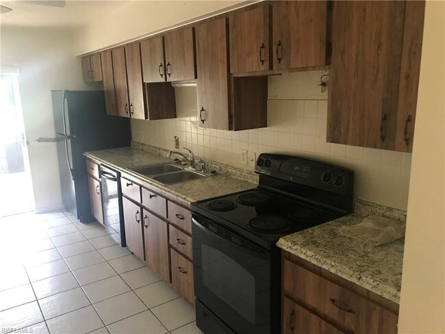 Foto del edificio - 2253 Iris Way