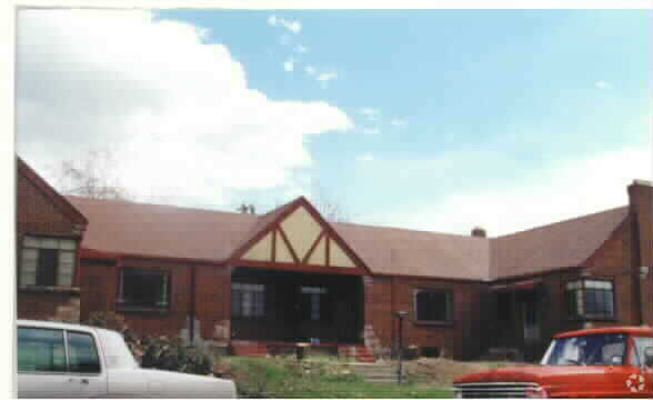 Building Photo - Locust Street Apartments
