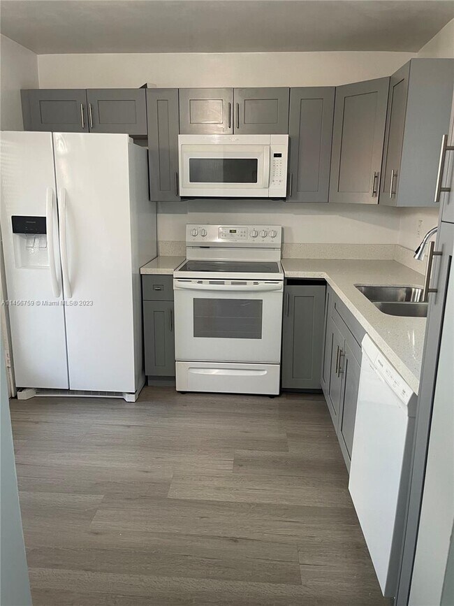 Foto del edificio - 404 NW 68th Ave