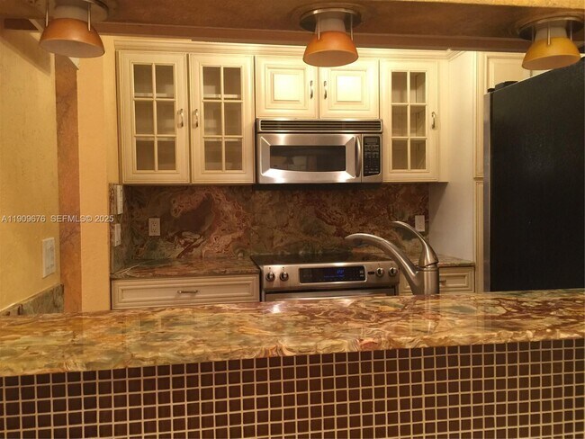 Foto del edificio - 4401 W McNab Rd