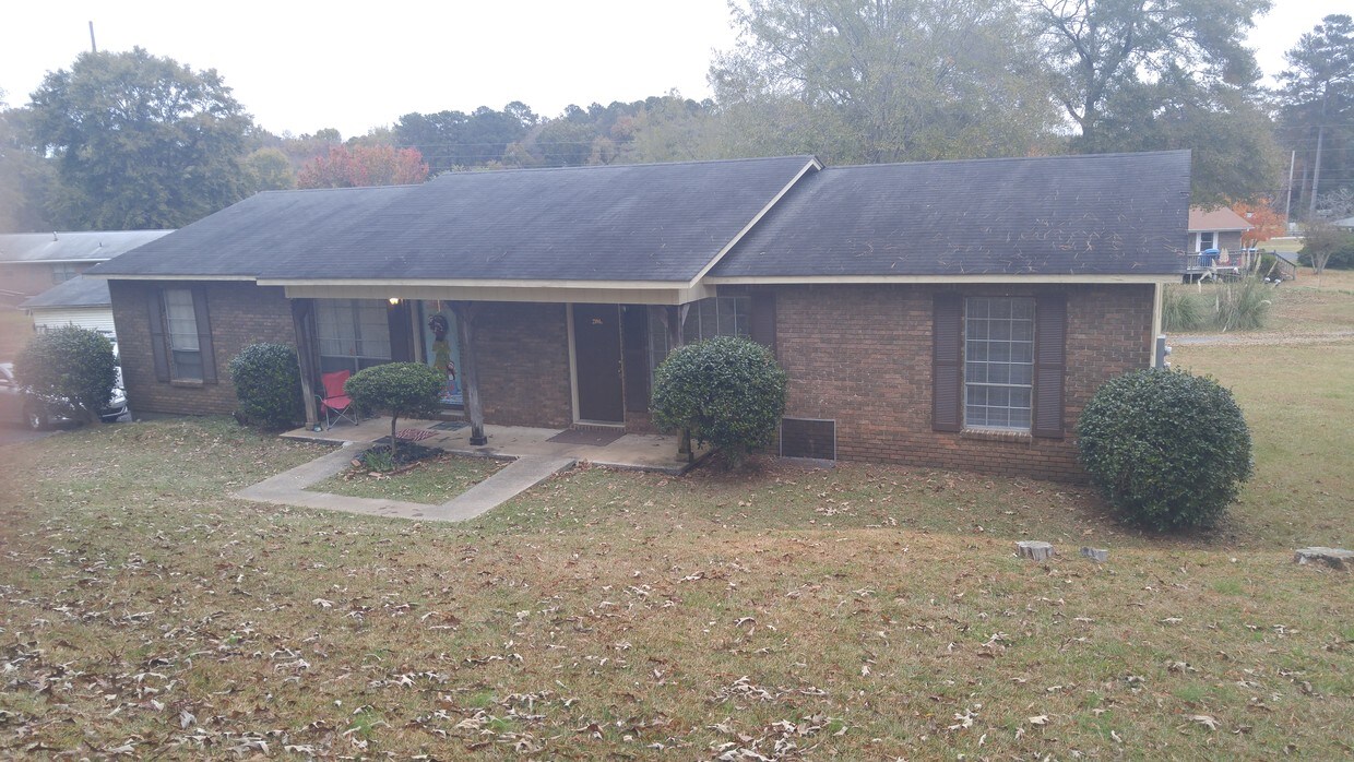 2104 Francis St Unit A, Pell City, AL 35128 Apartments in Pell City