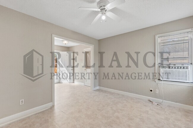 Foto del edificio - 2121 1/2 W McCormick St