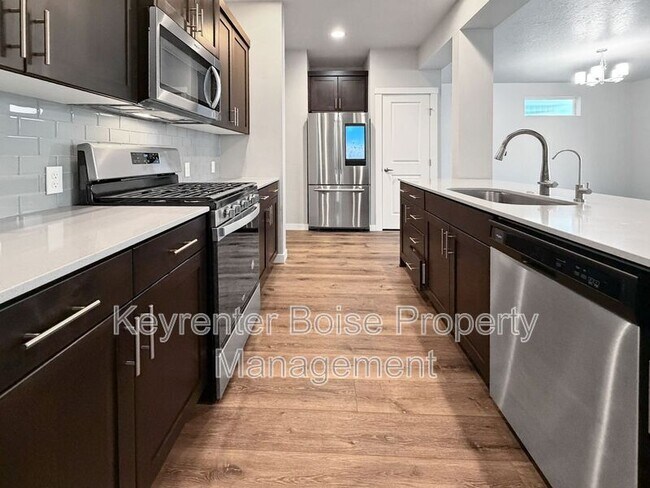 Building Photo - 4072 E Blueberry St