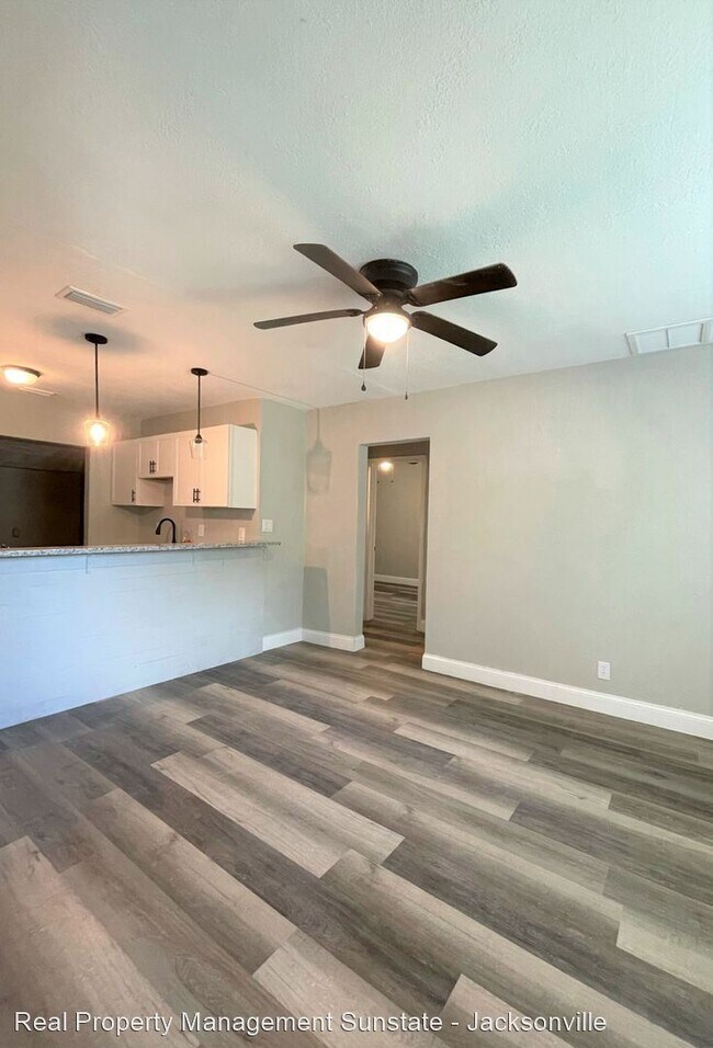 Building Photo - 3 br, 1 bath House - 2974 Burke St