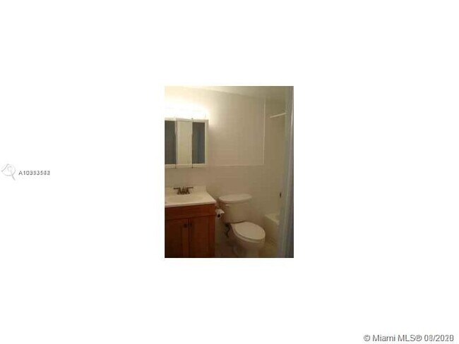 Foto del edificio - 645 NE 121st St