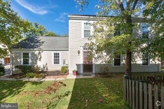 Building Photo - 2432 Hyannis Ln