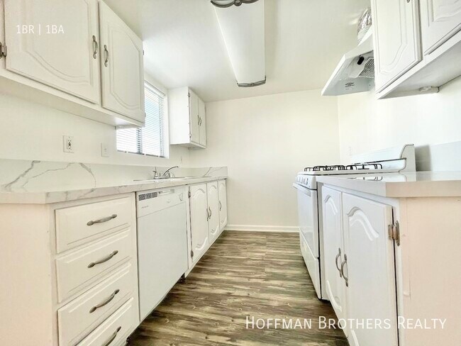 Foto del edificio - 18526 Calvert St