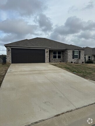Building Photo - 2308 Windy Ln