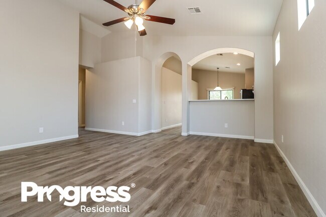 Foto del edificio - 2547 W Lynne Ave