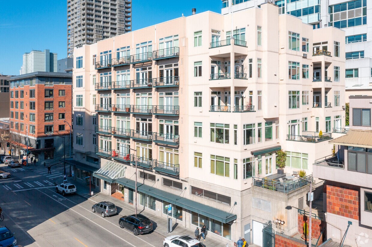 Primary Photo - Market Court
