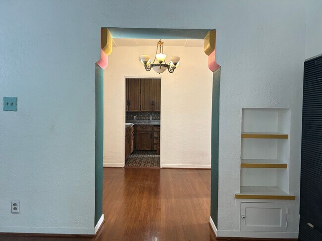 Foto del edificio - 731 E 8th St