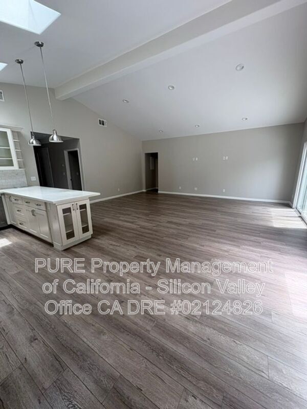 Foto del edificio - 40469 Shaw Ct