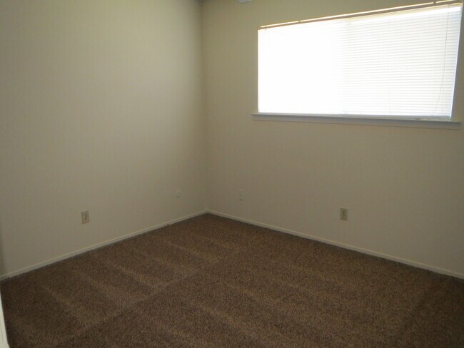 Foto del edificio - 3382 Claremont Ave