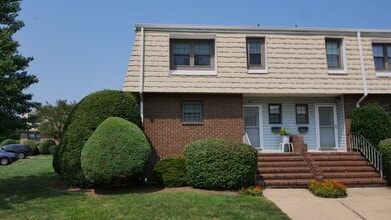 Building Photo - 821 Victoria Ct