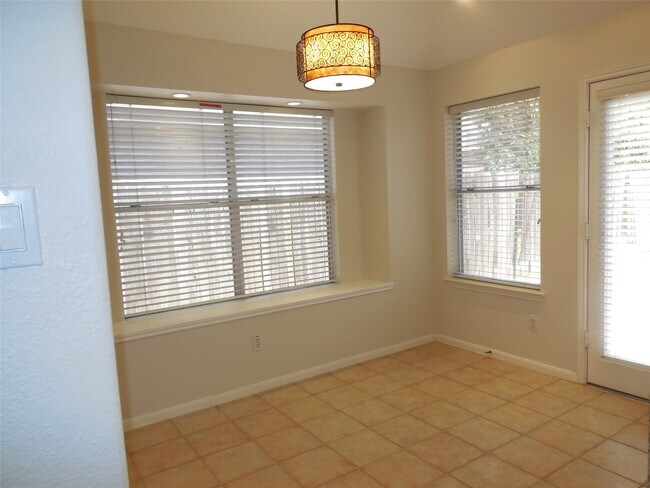 Building Photo - 10523 N Newpark Dr
