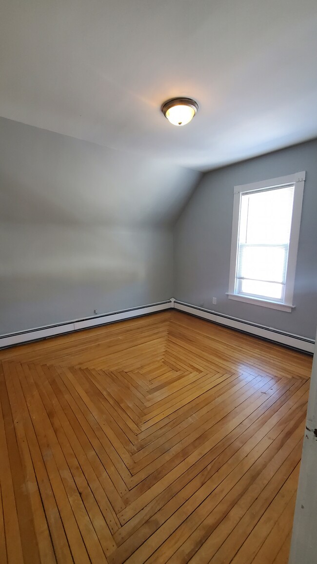 Building Photo - 459 High St