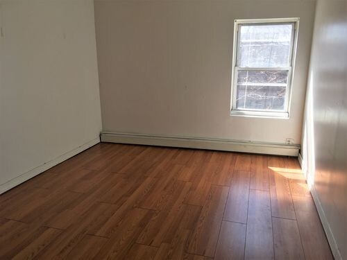 Building Photo - 585 Sackett St