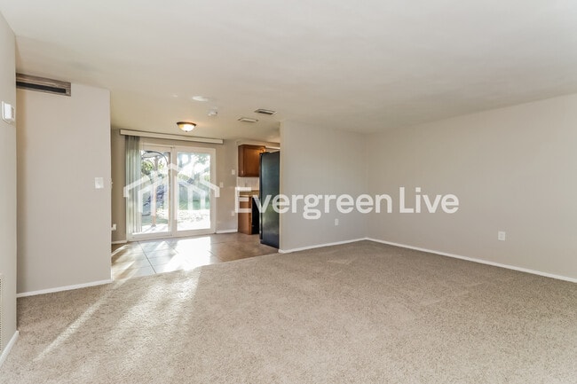 Building Photo - 3430 Peterborough St