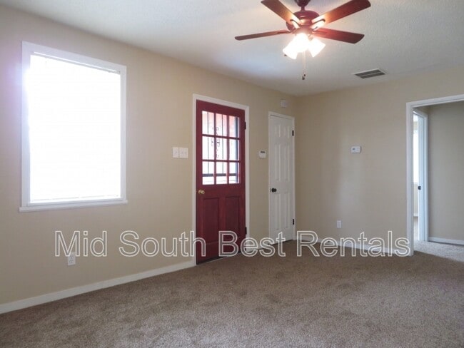 Building Photo - 1817 Lapaloma St