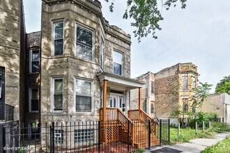 Building Photo - 6610 S Rhodes Ave
