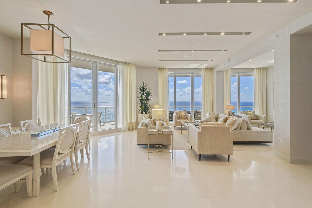 Primary Photo - 2700 N Ocean Dr