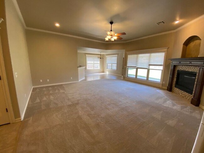 Foto del edificio - 3 Bed | 2 Bath | Jenks