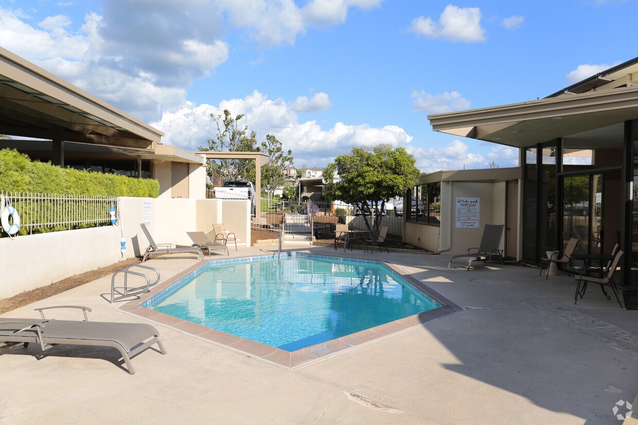 Foto del edificio - 3700-3800 Lake Side Dr