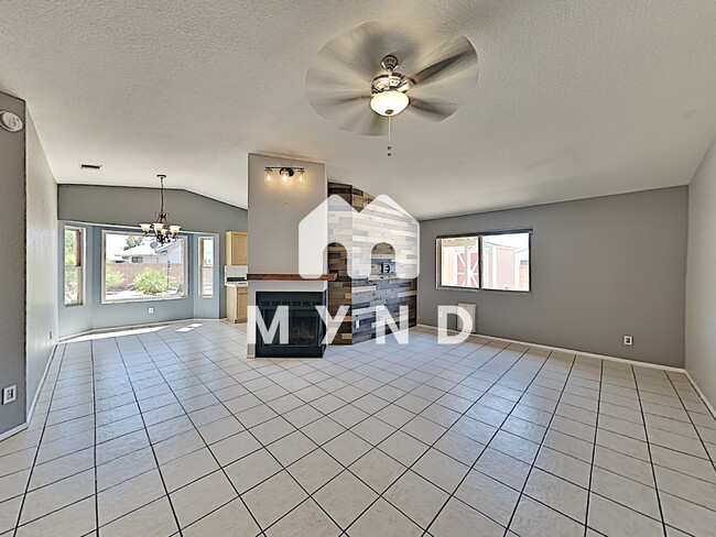 Foto del edificio - 1464 W Canyon Shadows Ln