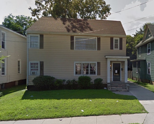 Building Photo - 921 11th St