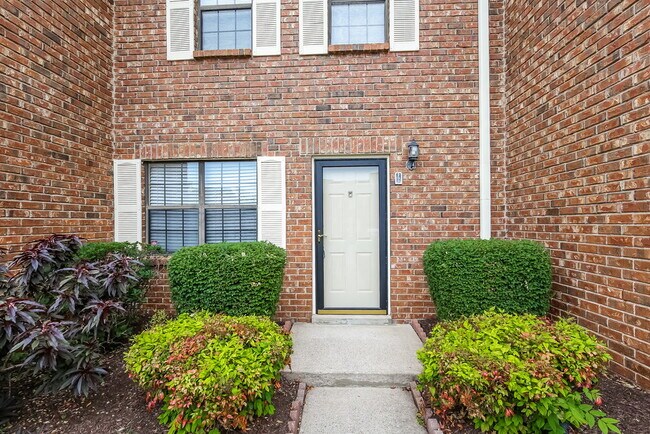 Foto del edificio - 232 Thistle Ln