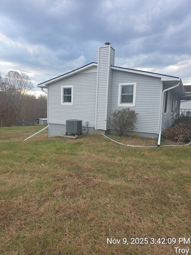 Building Photo - 912 Hunters Lodge Rd