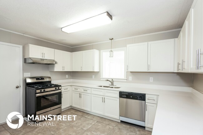 Building Photo - 135 Dundee Dr