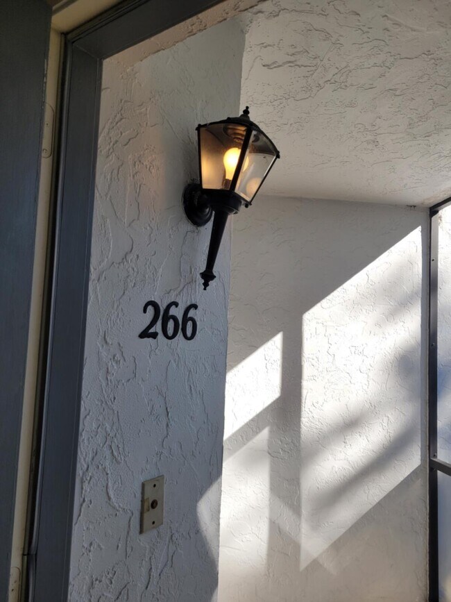 Building Photo - 266 Sunshine Blvd