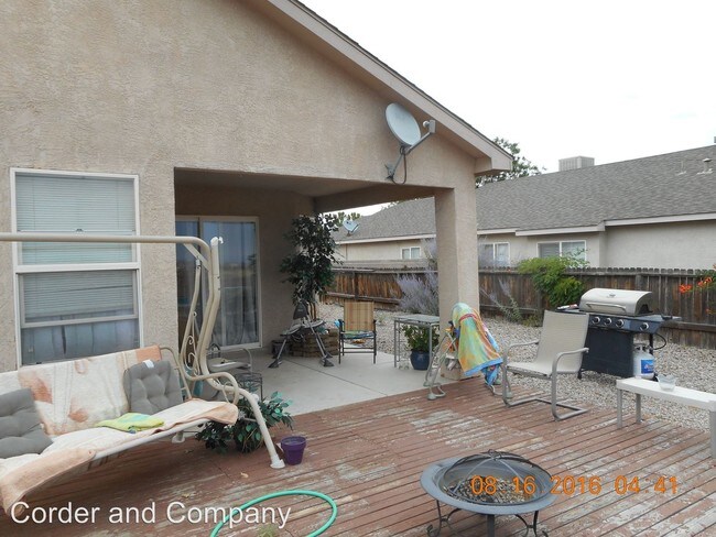 Building Photo - 820 Toadlena Meadows Dr NE