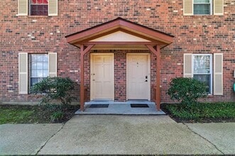 Building Photo - 1729 Newport Pl