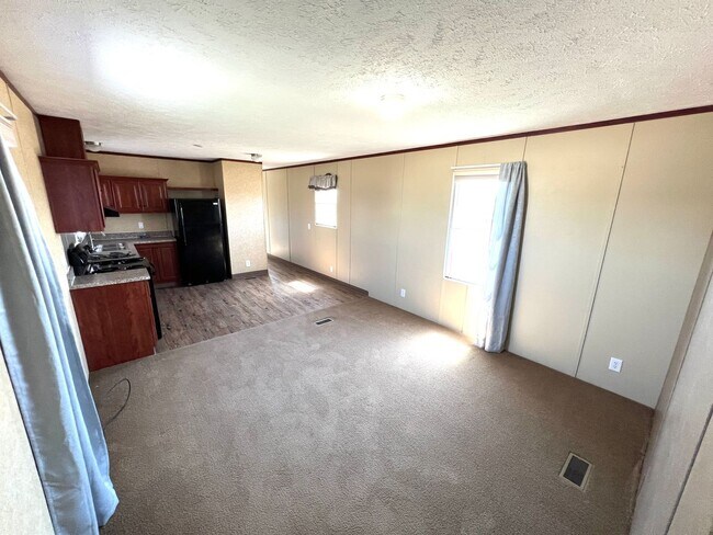 Foto del edificio - Pet Friendly 3 Bed 2 Bath Trailer with Air...