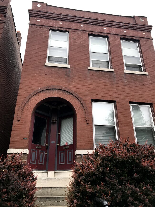 Building Photo - 3407 Winnebago St